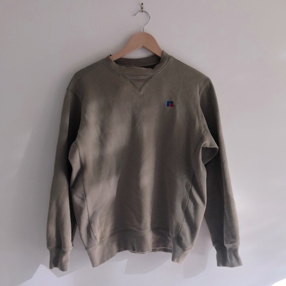 Yummy soft Russell Athletics crew neck sweater in sage colour, size S
